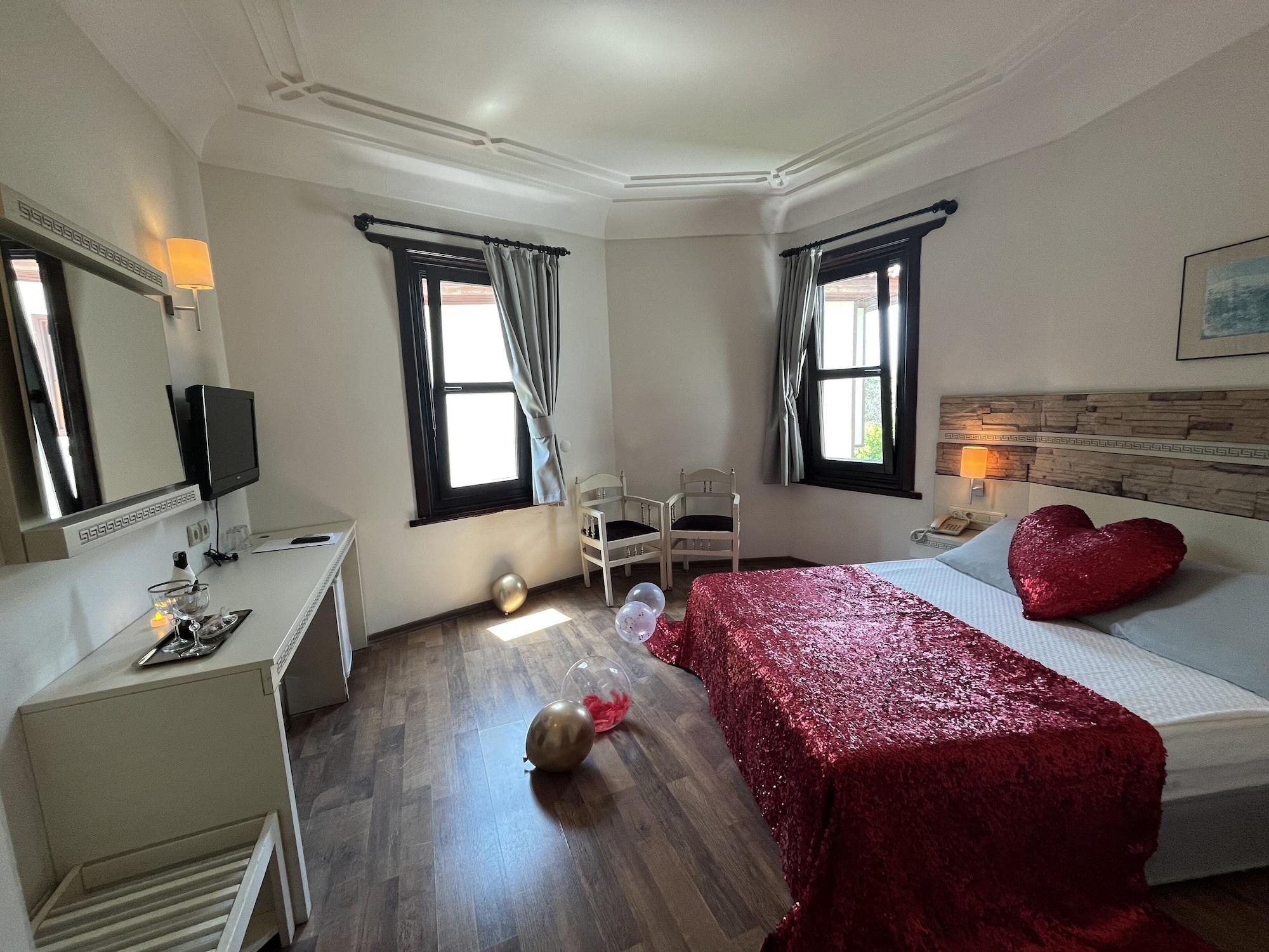 Hotel Aspen Kaleiçi 4*